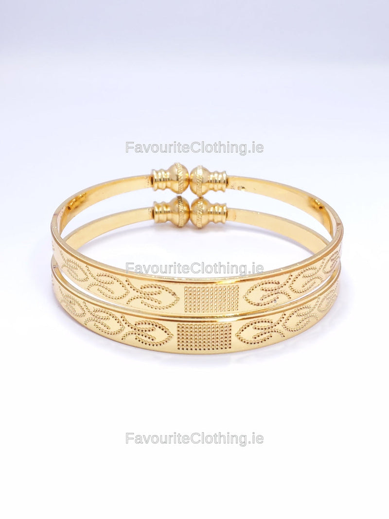 Gold Tone Engraved Detail Bangle Bracelet Set